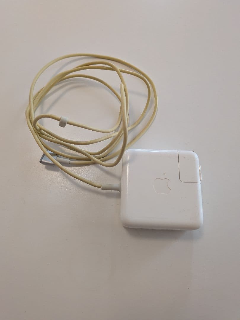 MacBook Air 13インチ Early 2015 8GB 充電209回