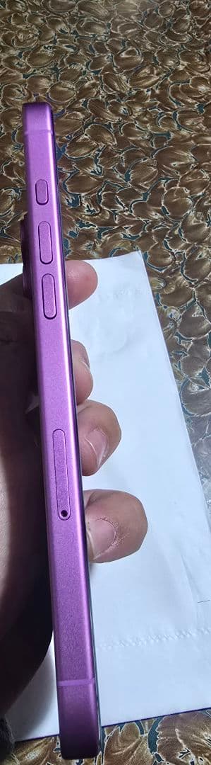 Apple iPhone 16 plusバッテリ容量100%SIMフリー