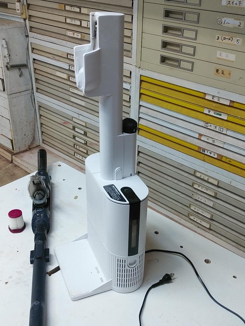 Shark スティック 掃除機　コードレス　LC551JBK