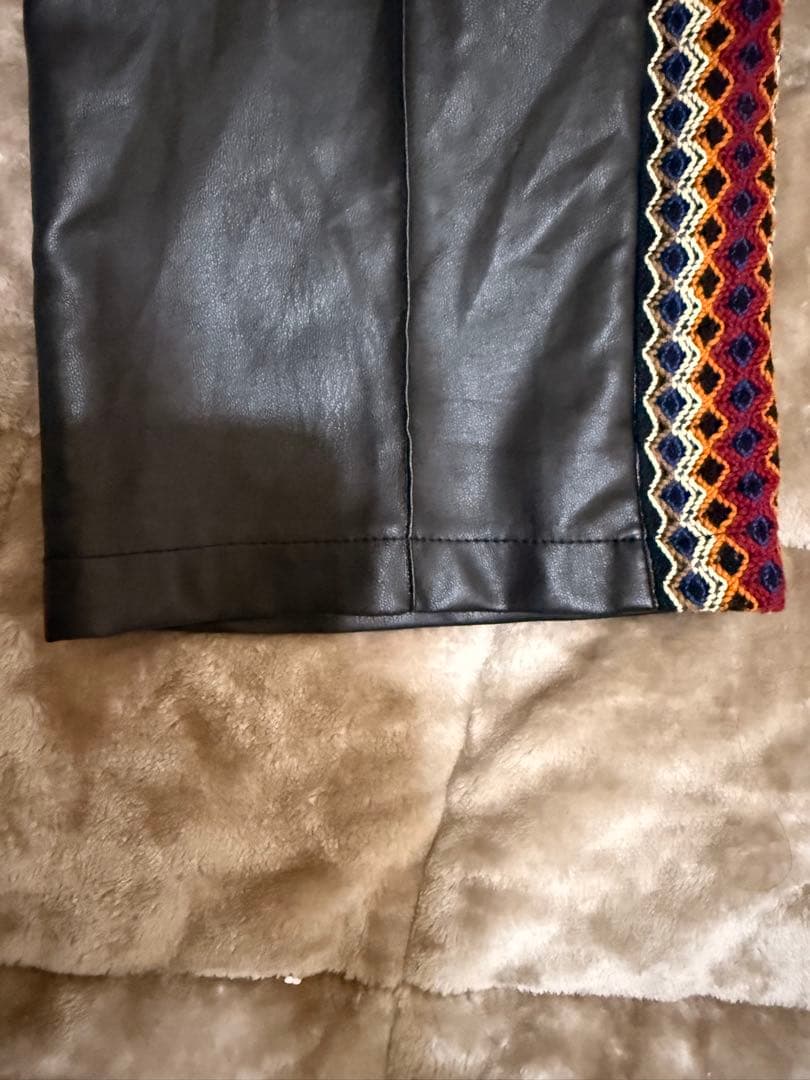 Toironier／トワロニエ　レザーパンツ