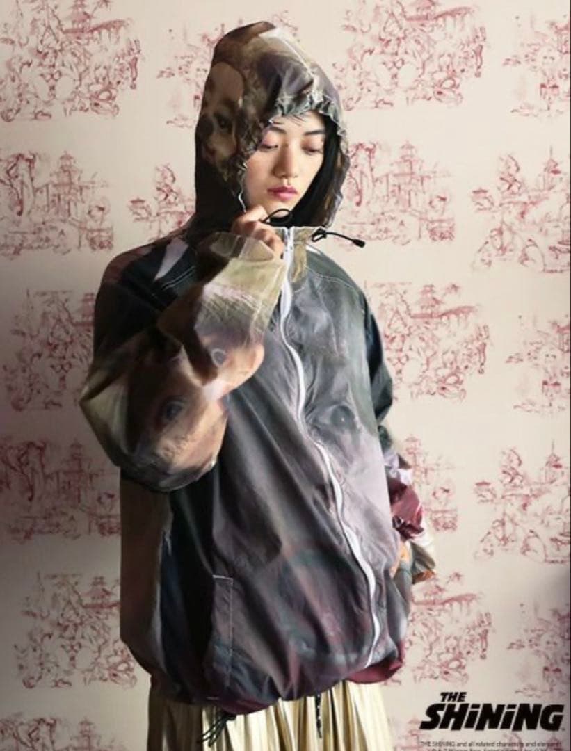 あちゃちゅむ　シャイニングナイロンパーカー