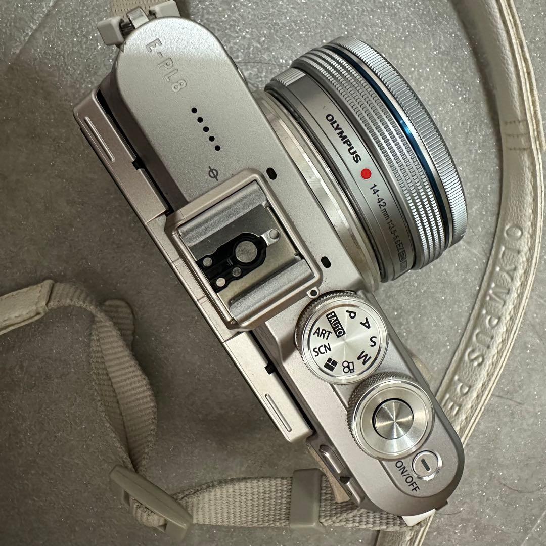 OLYMPUS PEN E-PL8 ミラーレス一眼