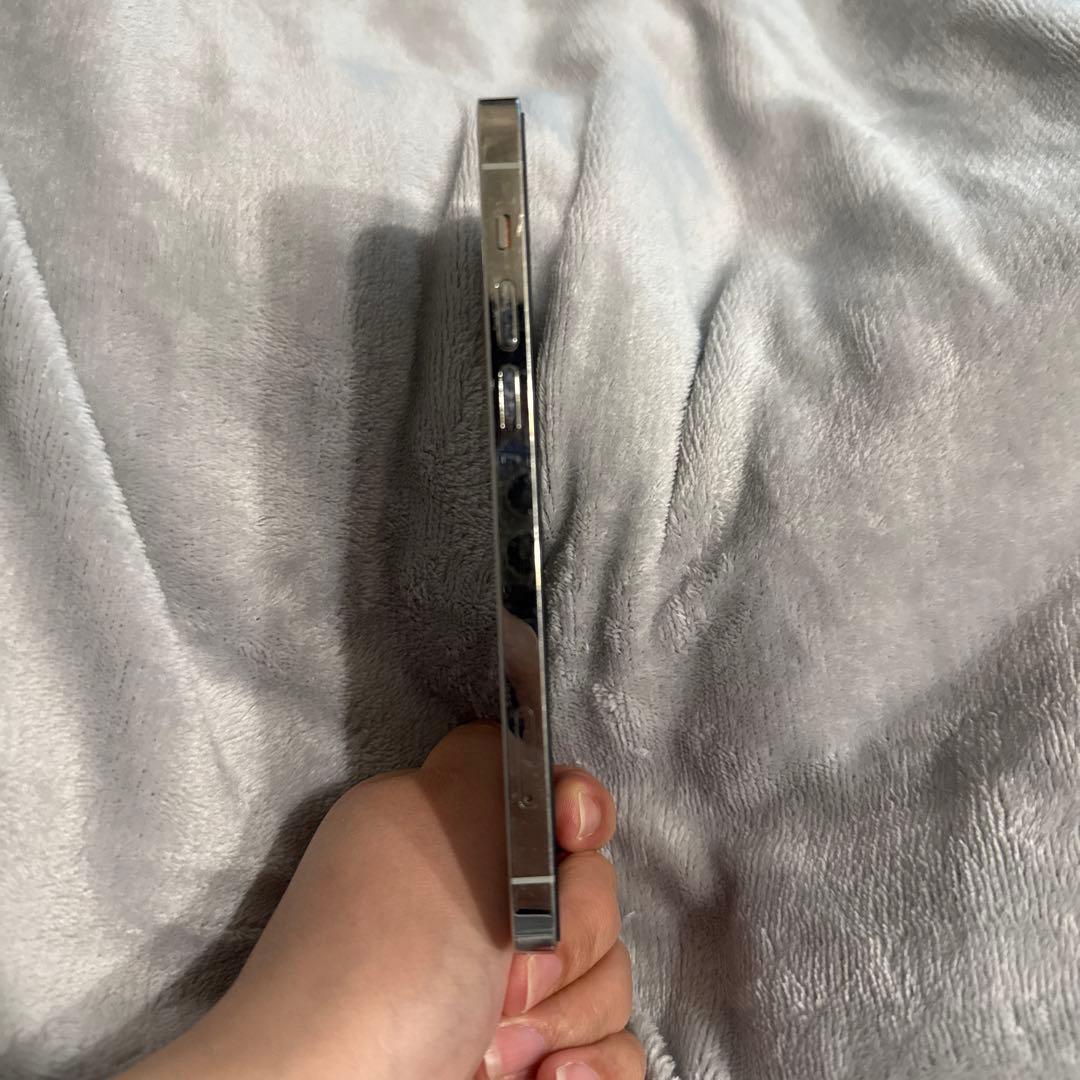 Apple iPhone 12 Pro 本体