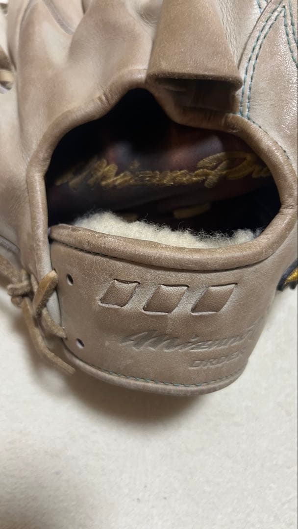 ヤ*ト様 ミズノプロ 硬式グローブ 右投げキャメル