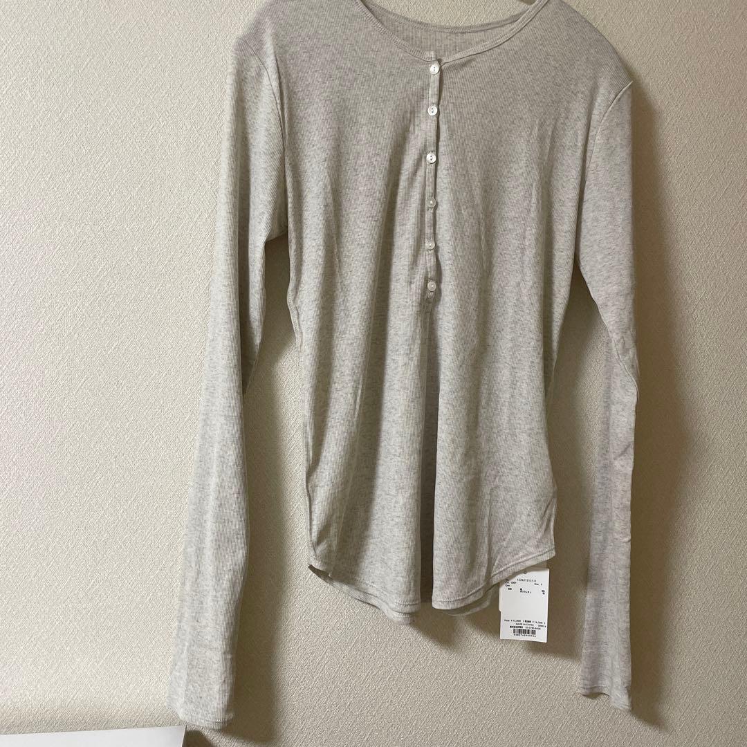 タグ付新品未使用　 エトレトウキョウ　ヘンリーネックシアープルオーバー