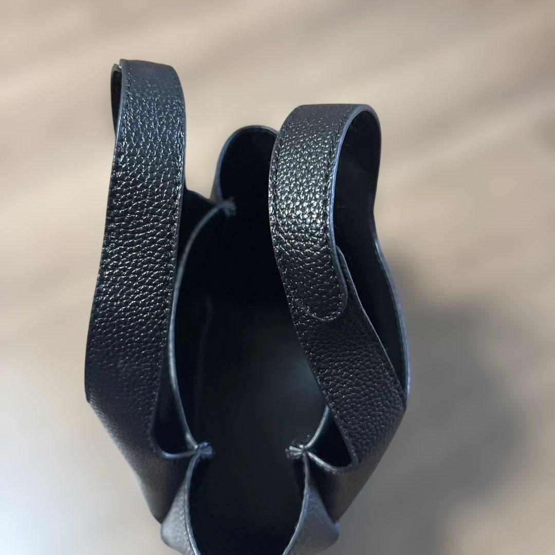 PRADA ノベルティブラックレザートートバッグ