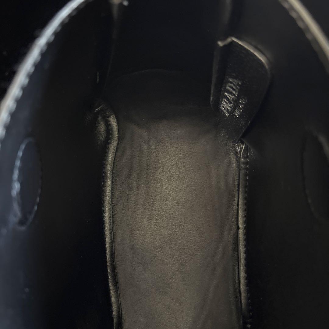 PRADA ノベルティブラックレザートートバッグ