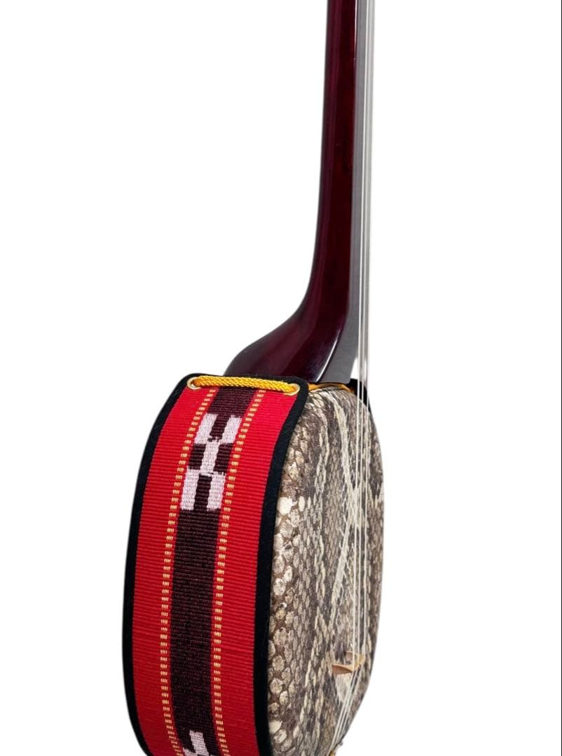 【あきじぃ〜】 三線 本蛇皮 強化張り 本革 真壁型 蛇革