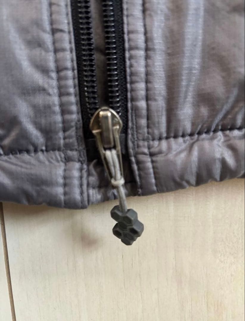 ムーンストーン　グレー ダウンジャケット