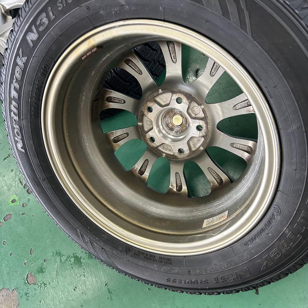 中古スタッドレス195/65R15ノーストレックアルミ付き　ノア、ヴォクシー等