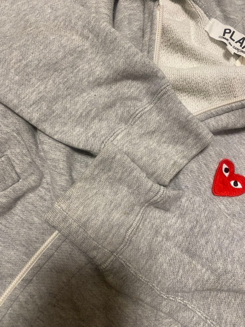 美品♡コムデギャルソンプレイ　レディースXSパーカー