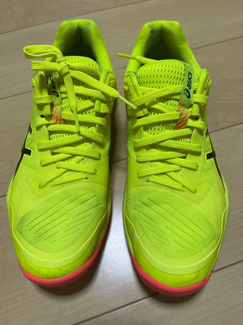 asics 蛍光イエローバレーボールシューズ