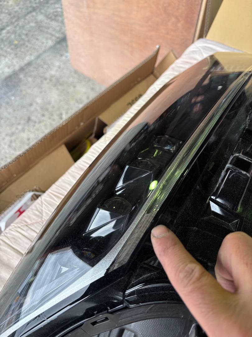 E13 ブラック ヘッドライト