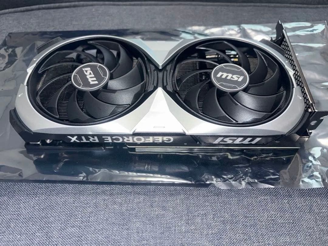 MSI GeForce RTX 4070 SUPER 12GB 付属品完備