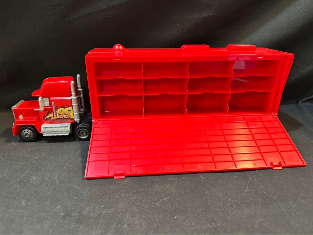 廃盤TOMICA トミカ カーズ たくさんのせよう！大きなマック（カーズ3タイプ