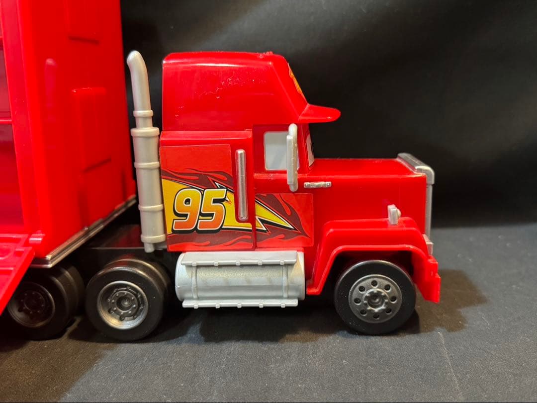 廃盤TOMICA トミカ カーズ たくさんのせよう！大きなマック（カーズ3タイプ