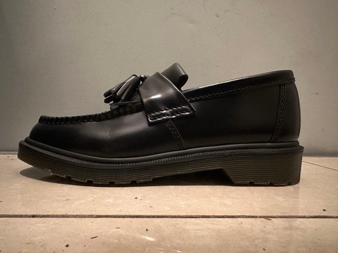 ブラックレザータッセルローファー