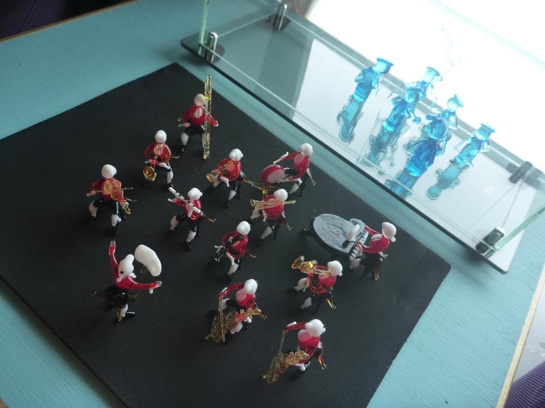 美品！ガラス細工 オーケストラ1３体＋おまけブルーオーケストラ６体＋ガラスケース