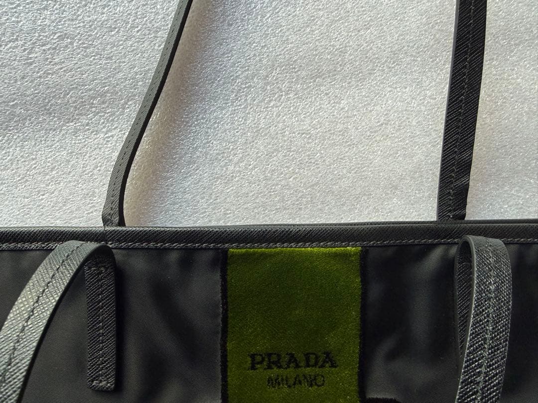 PRADA　プラダ　ナイロントートバッグ　ベルベット柄　ブラック