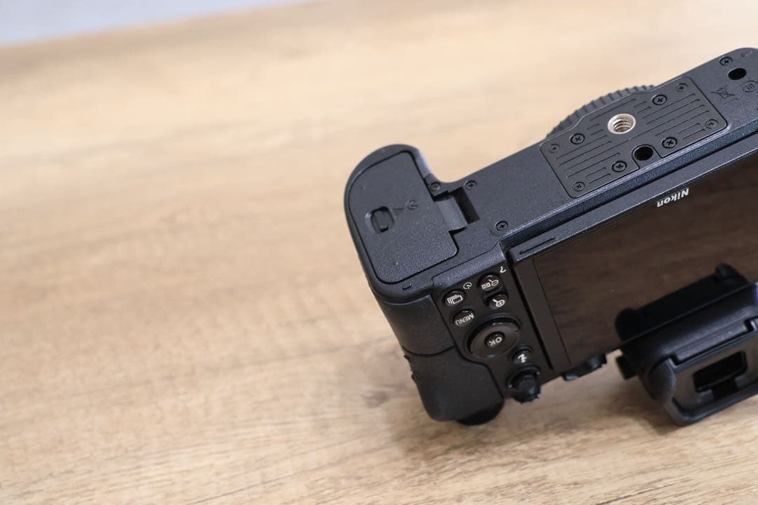 Nikon Z6 ボディ フルサイズミラーレスカメラ