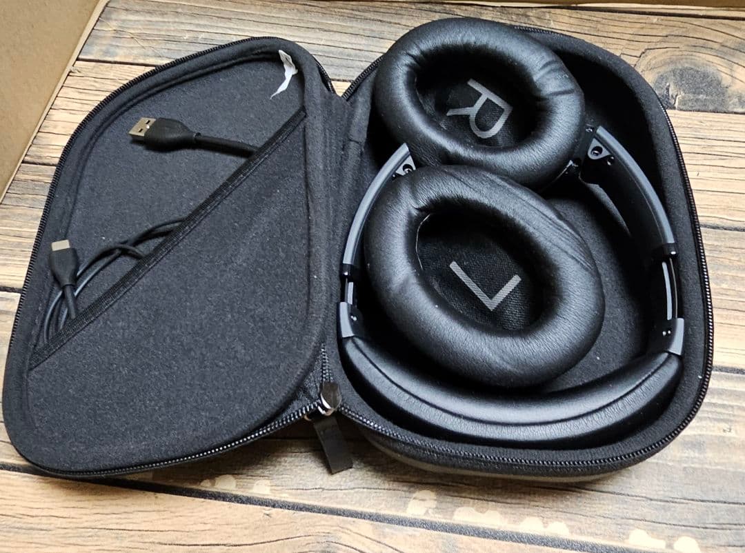 激安‼️bose ヘッドホンノイズキャンセリングQC45本体美品　ケース傷•汚れ