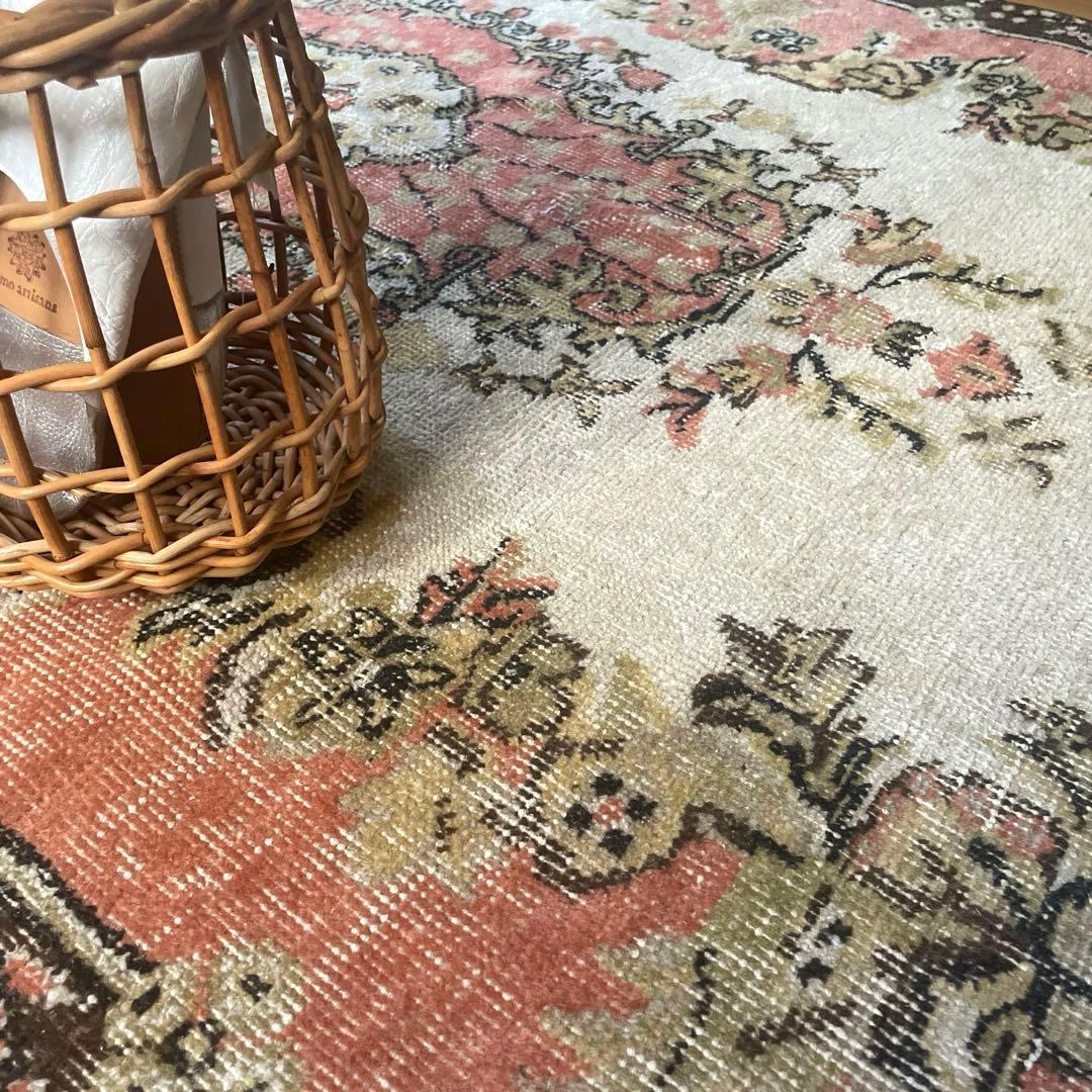 111×203くすみサーモンピンク　フローラルメダリオン　トルコヴィンテージラグ