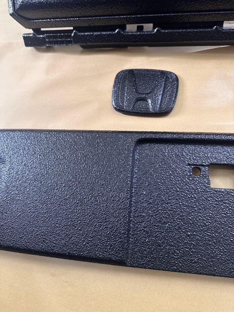 フリードクロスター 純正 フロントグリル エンブレムラプターセット　最終値下げ