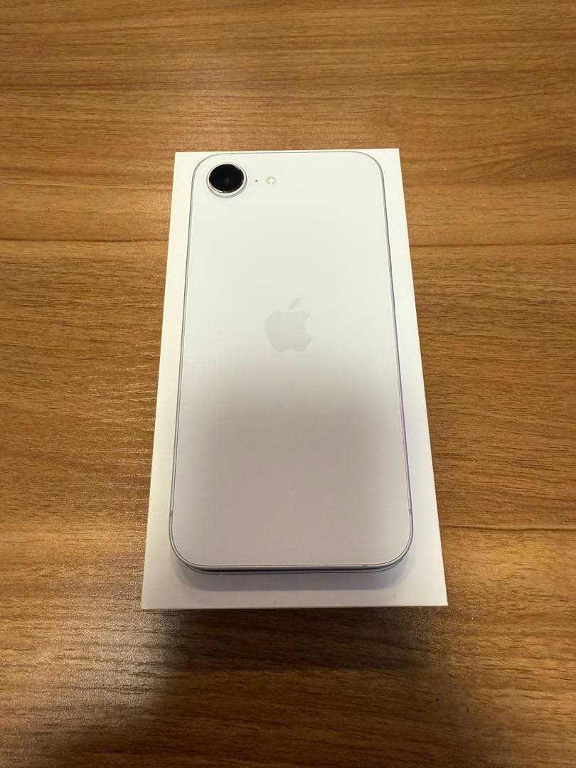 Apple iPhone 16 eホワイト 本体 即発送