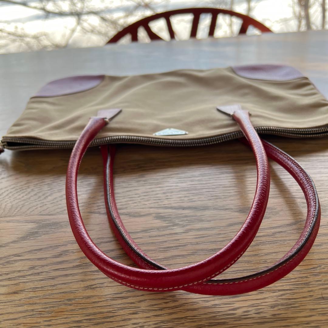 プラダ ベージュと赤 トートバッグ