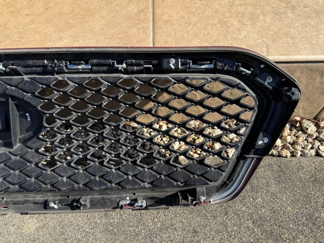 【値下げ】中古 スバル レヴォーグ 前期 純正 オプション フロント グリル 赤