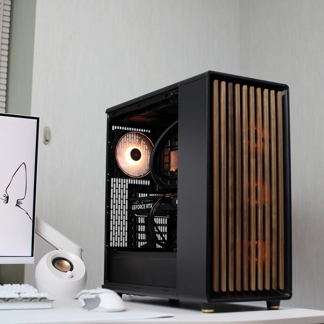 Ryzen7 7800X3D RTX5070 自作ゲーミングPC 白 North