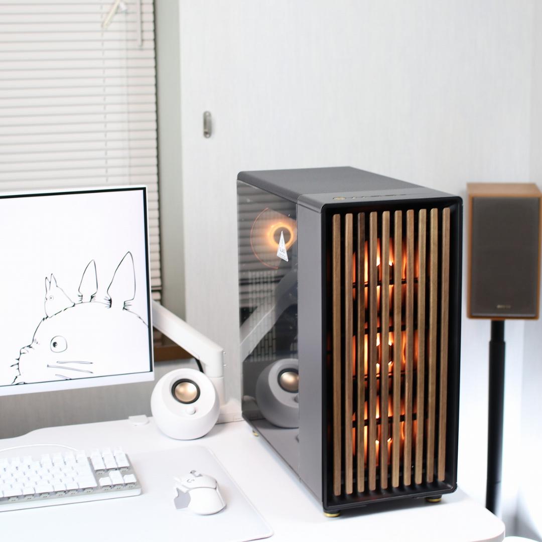 Ryzen7 7800X3D RTX5070 自作ゲーミングPC 白 North