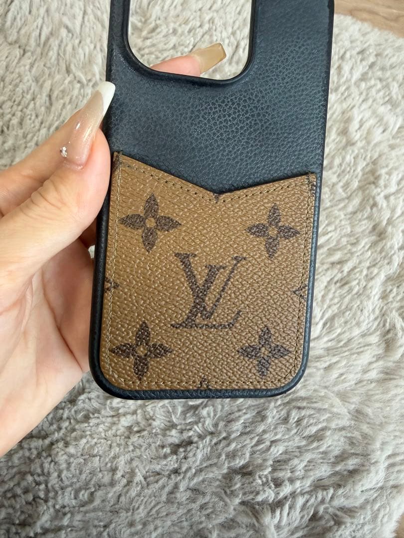 Louis Vuitton iPhone15pro用ケース