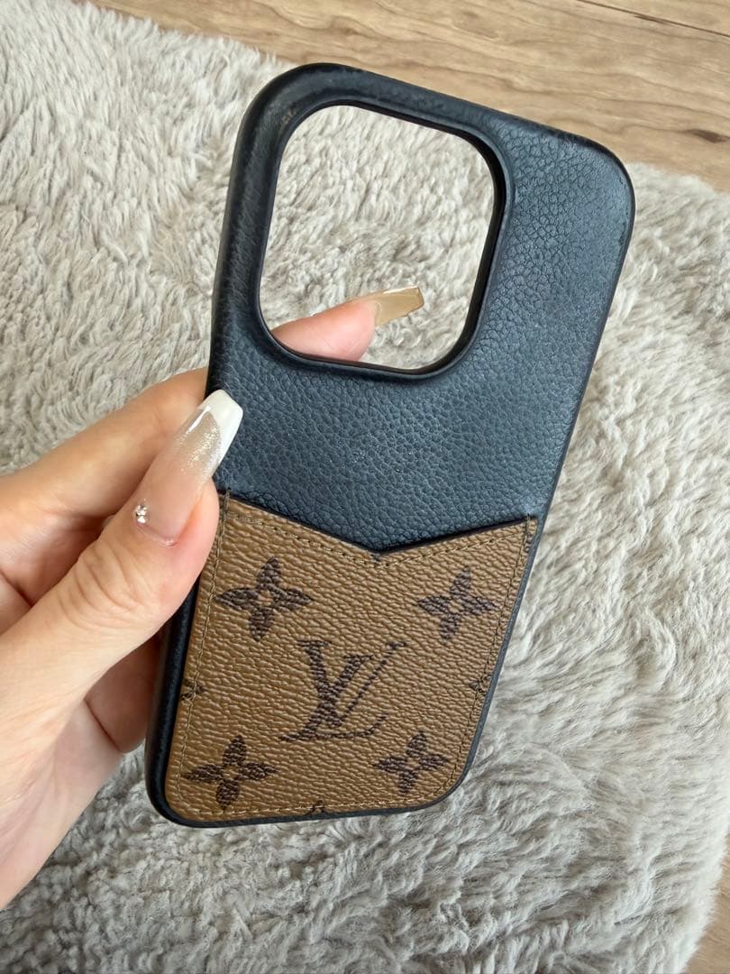 Louis Vuitton iPhone15pro用ケース