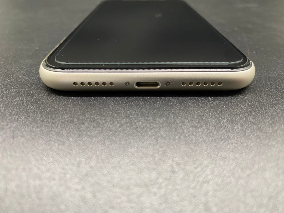 ★【美品】Apple iPhone11 NWM22J/A 128GBSIMフリー