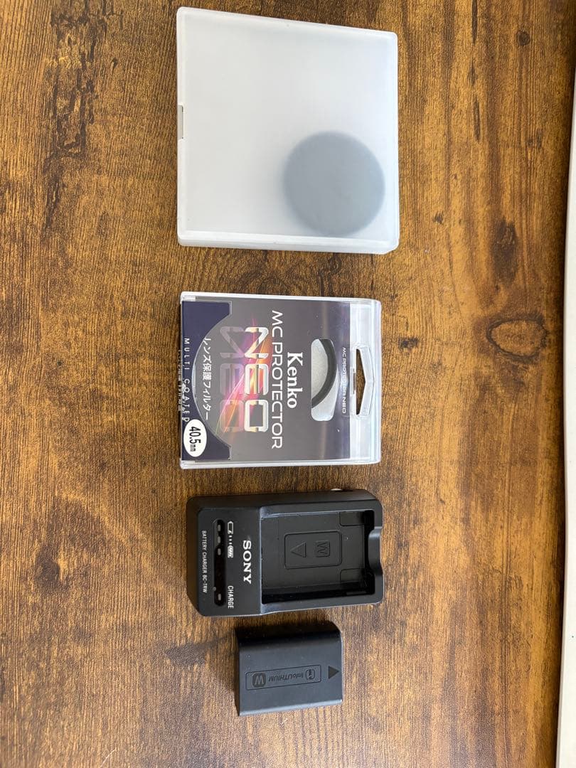 Sony α ZV-E10本体とレンズ付き アクセサリー付き