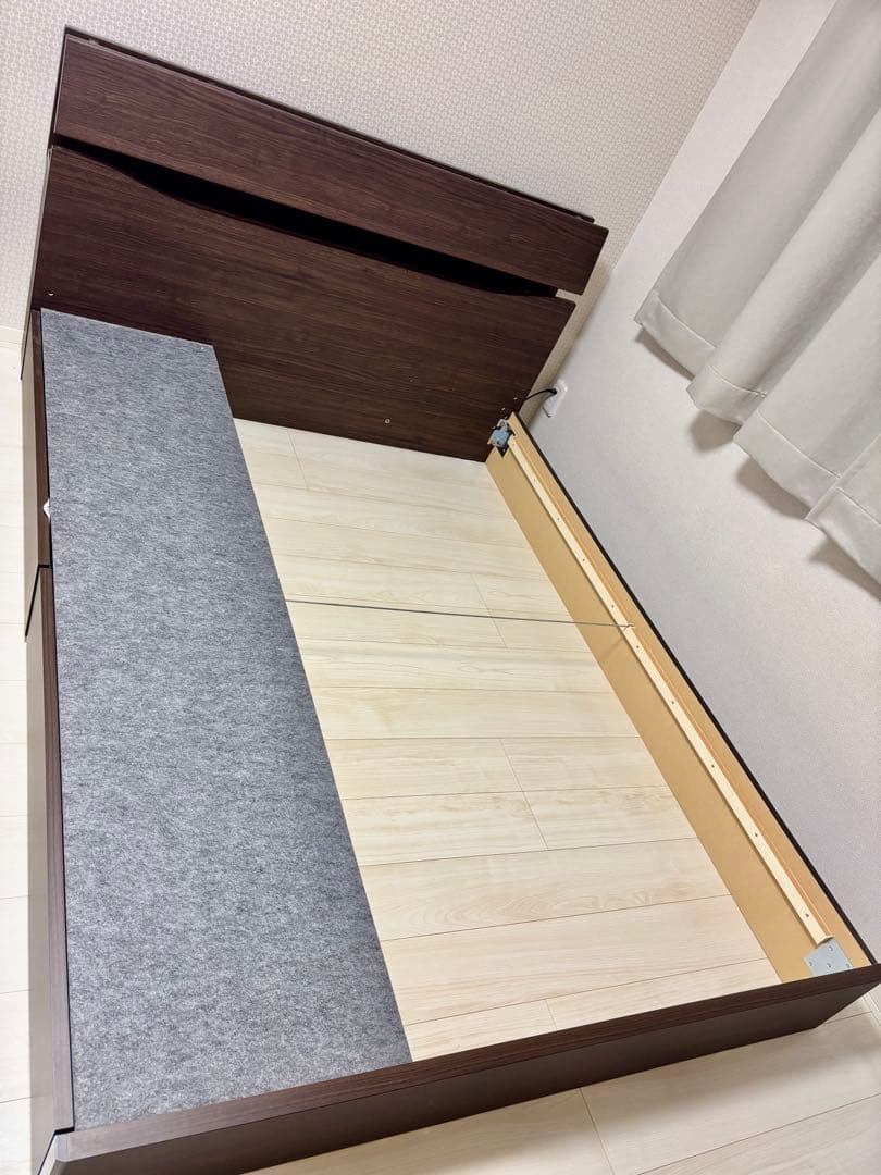 美品 ドリームベッド ウレルディ2758 クイーン 棚・照明・コンセント・引出付