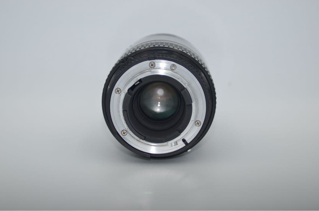 Nikon D7000 デジタル一眼レフ カメラ