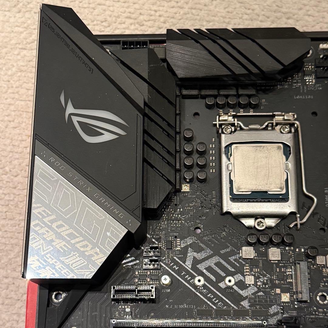 マザーボード ASUS ROG STRIX Z390-F GAMING + i7 9700K