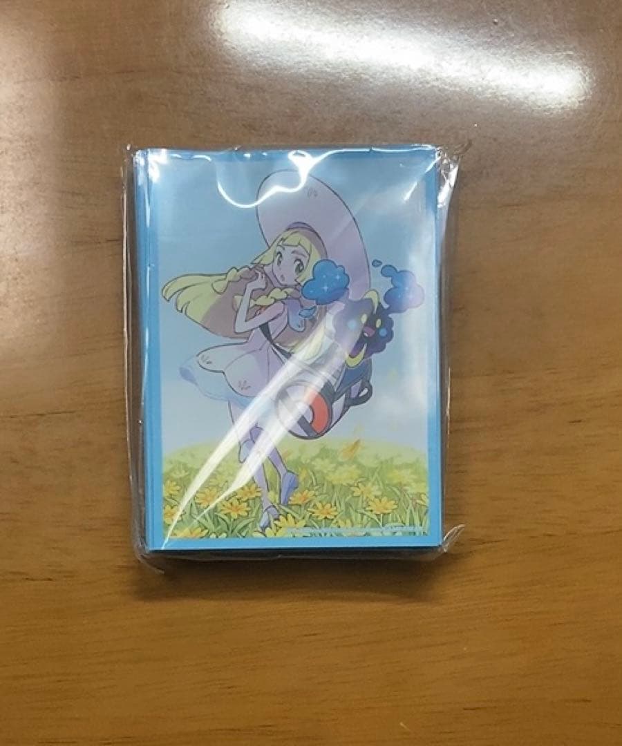 リーリエ&コスモッグセット　スリーブ　デッキケース　　ポケカ