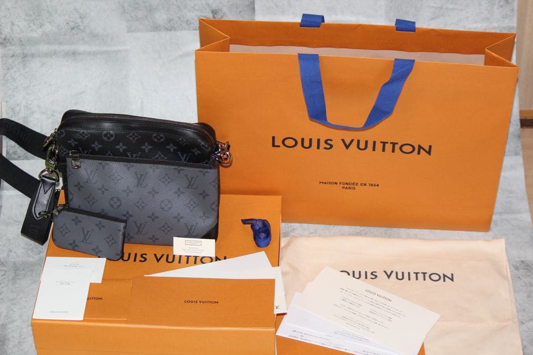 LOUIS VUITTON グレー メッセンジャーバッグ