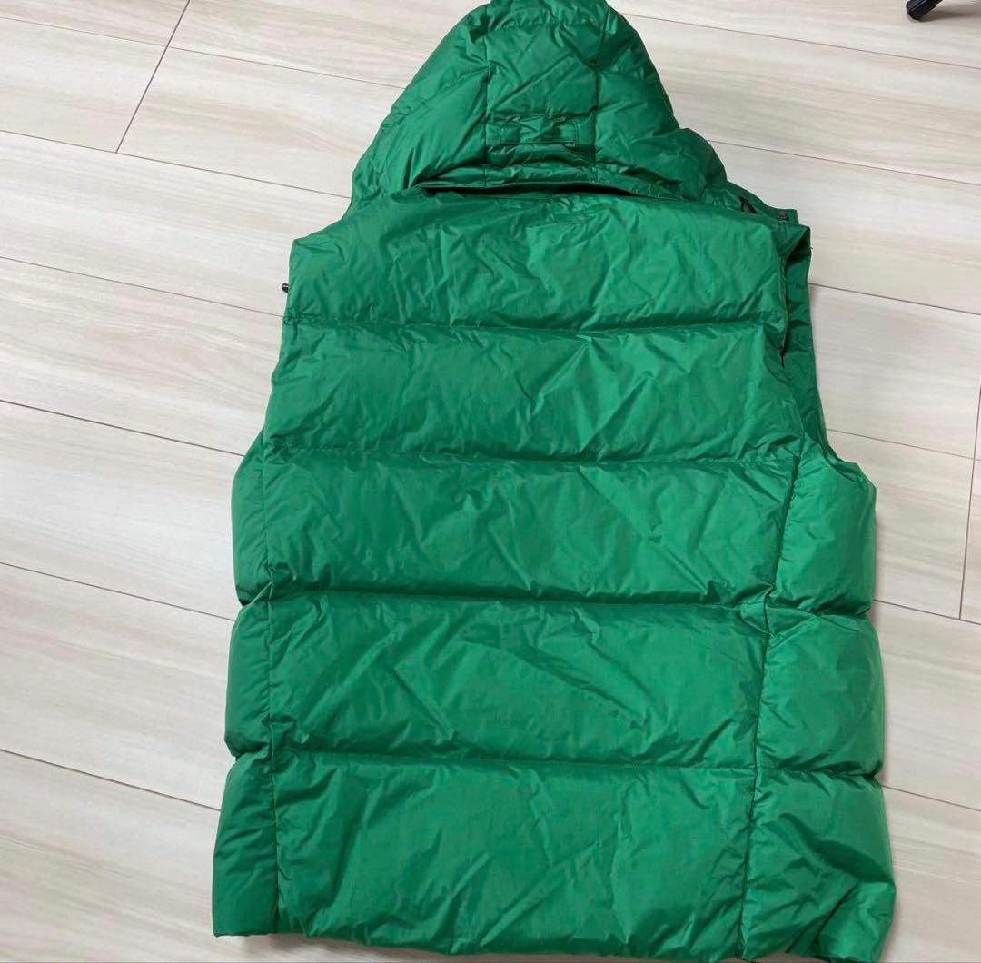 グリーン フード付きダウンベスト ポロ刺繍
