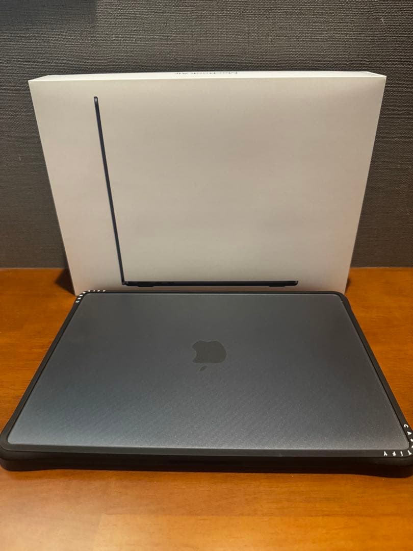 MacBook Air 13インチ M2 256GB CASETiFY