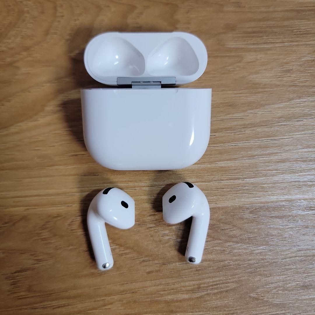 【美品】AirPods第4世代 ANC アクティブノイズキャンセリング搭載