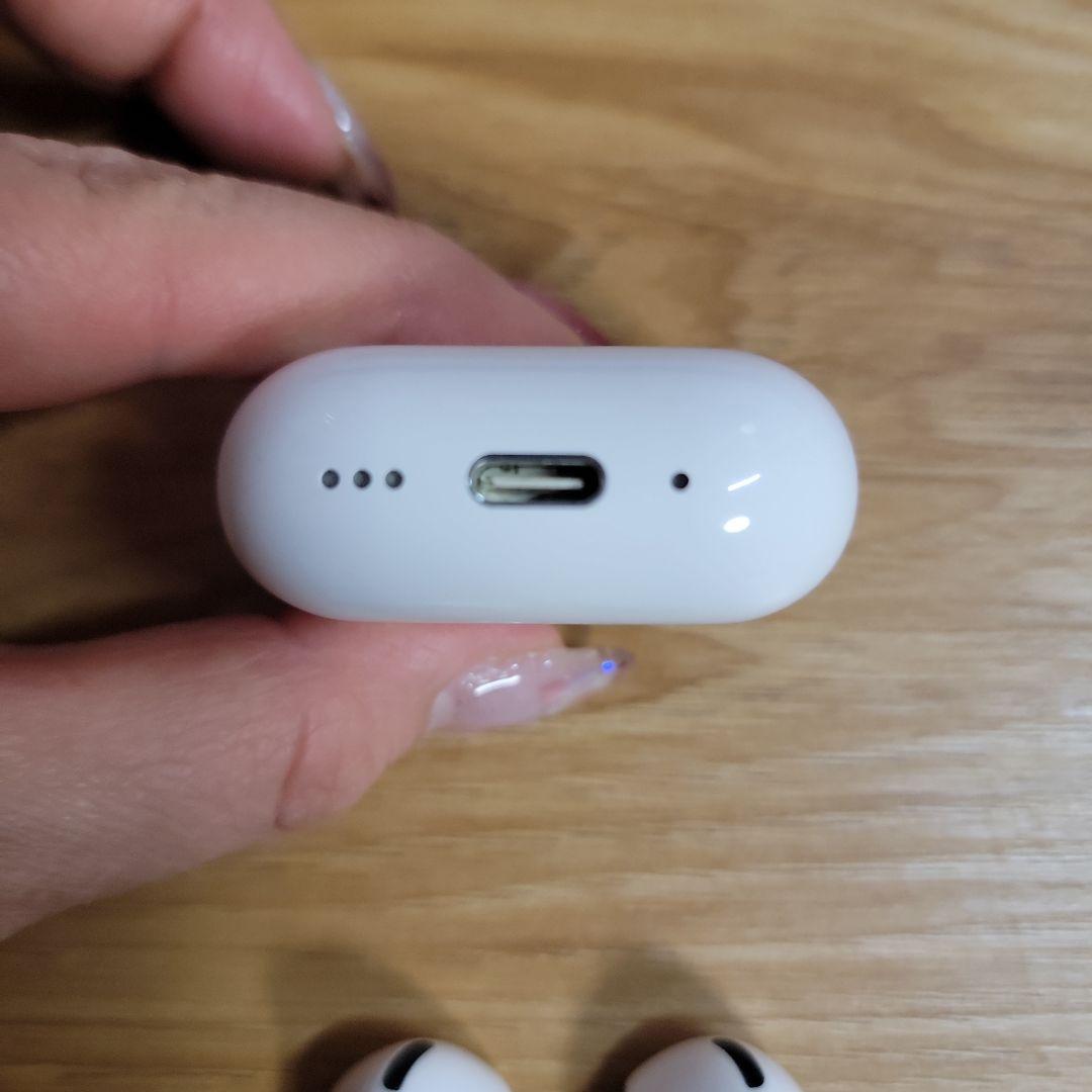 【美品】AirPods第4世代 ANC アクティブノイズキャンセリング搭載