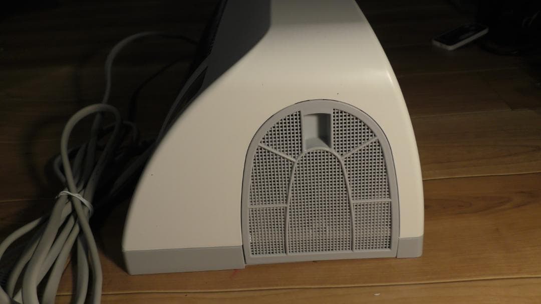 壁掛け電気ストーブ