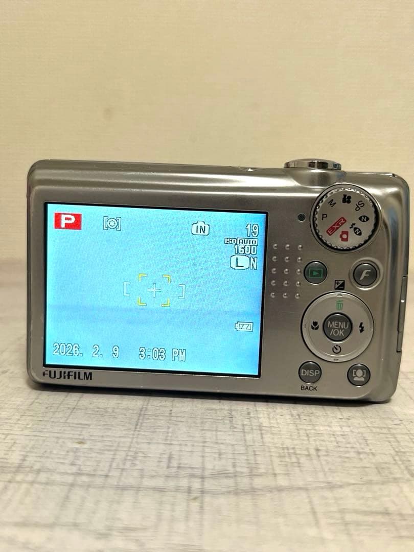 FUJIFILM　デジタルカメラ　FINEPIX F70EXR