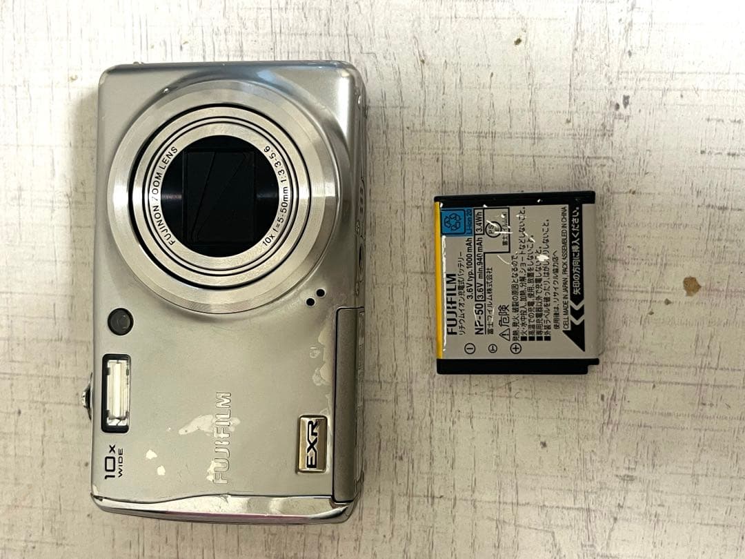 FUJIFILM　デジタルカメラ　FINEPIX F70EXR