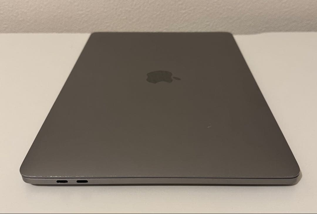 美品 Macbook Pro 2020 13インチ Officeを付ける