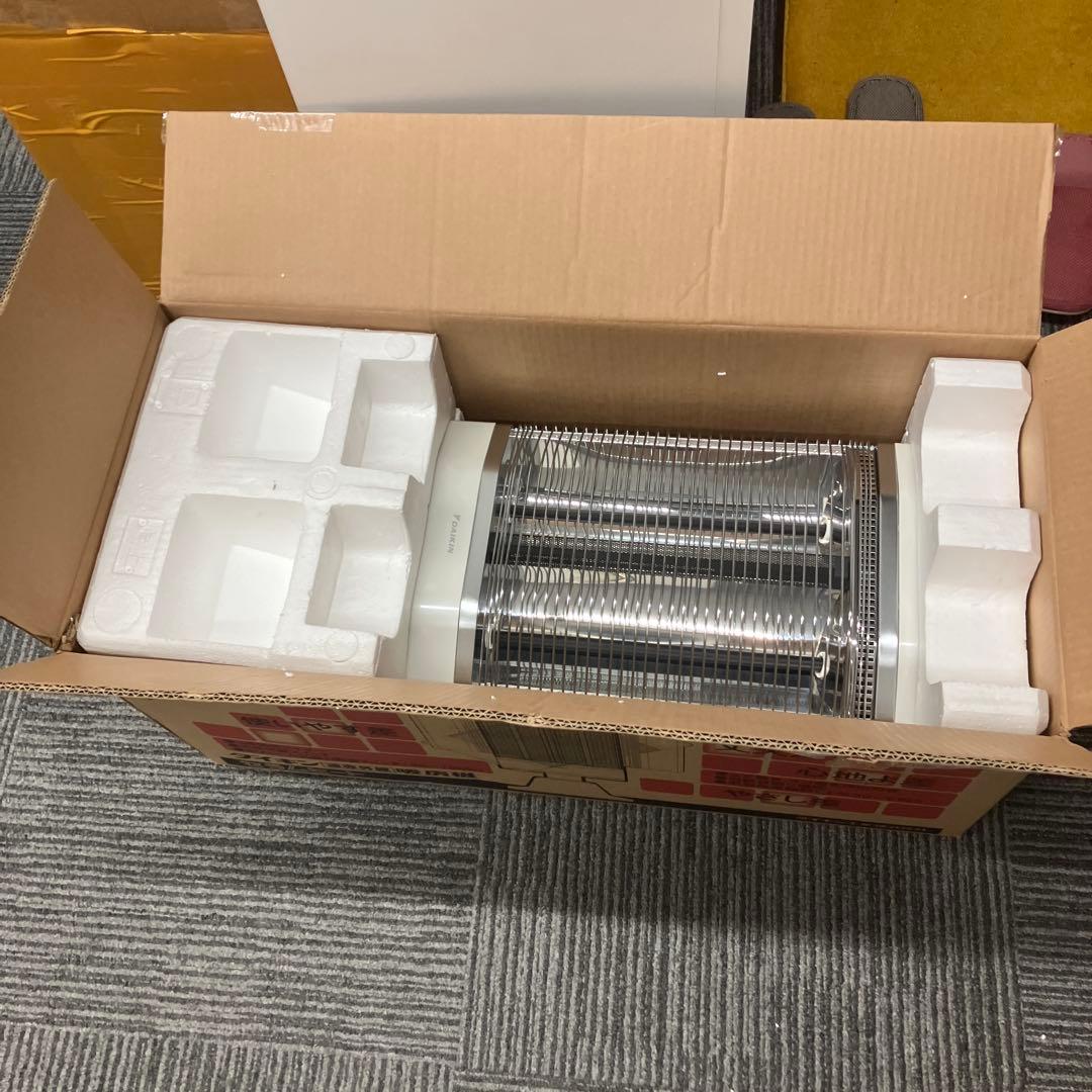 美品ダイキン セラムヒート 遠赤外線 2008年製 ERFT11KS